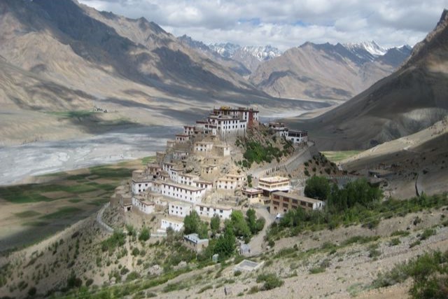 aadmin/media/imagephoto/451282084_Spiti Valley2.jpg